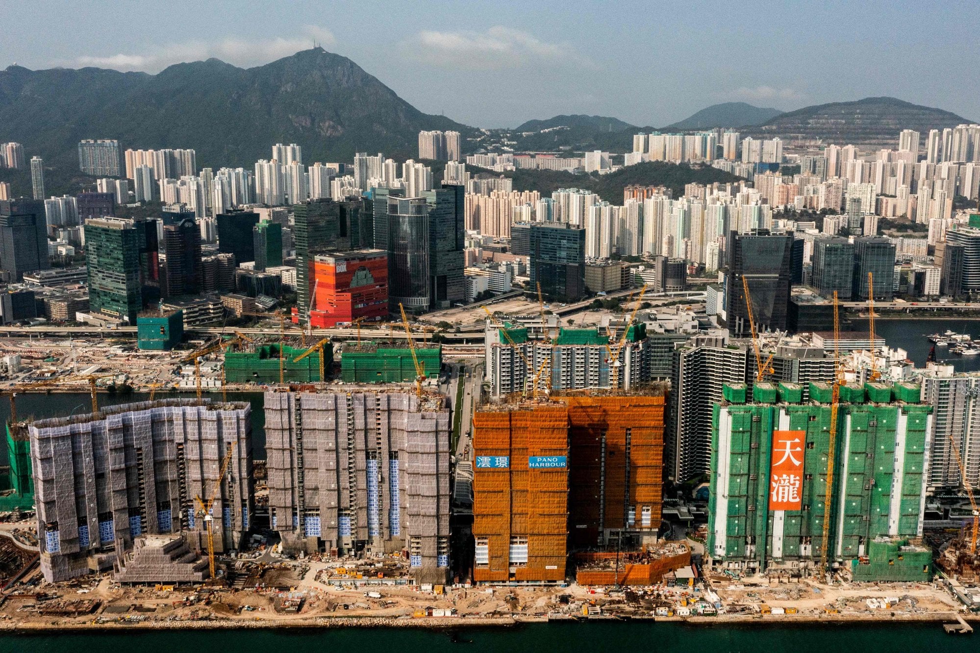 Hong Kong Property: Rate Pause & Geopolitics Threaten Rebound