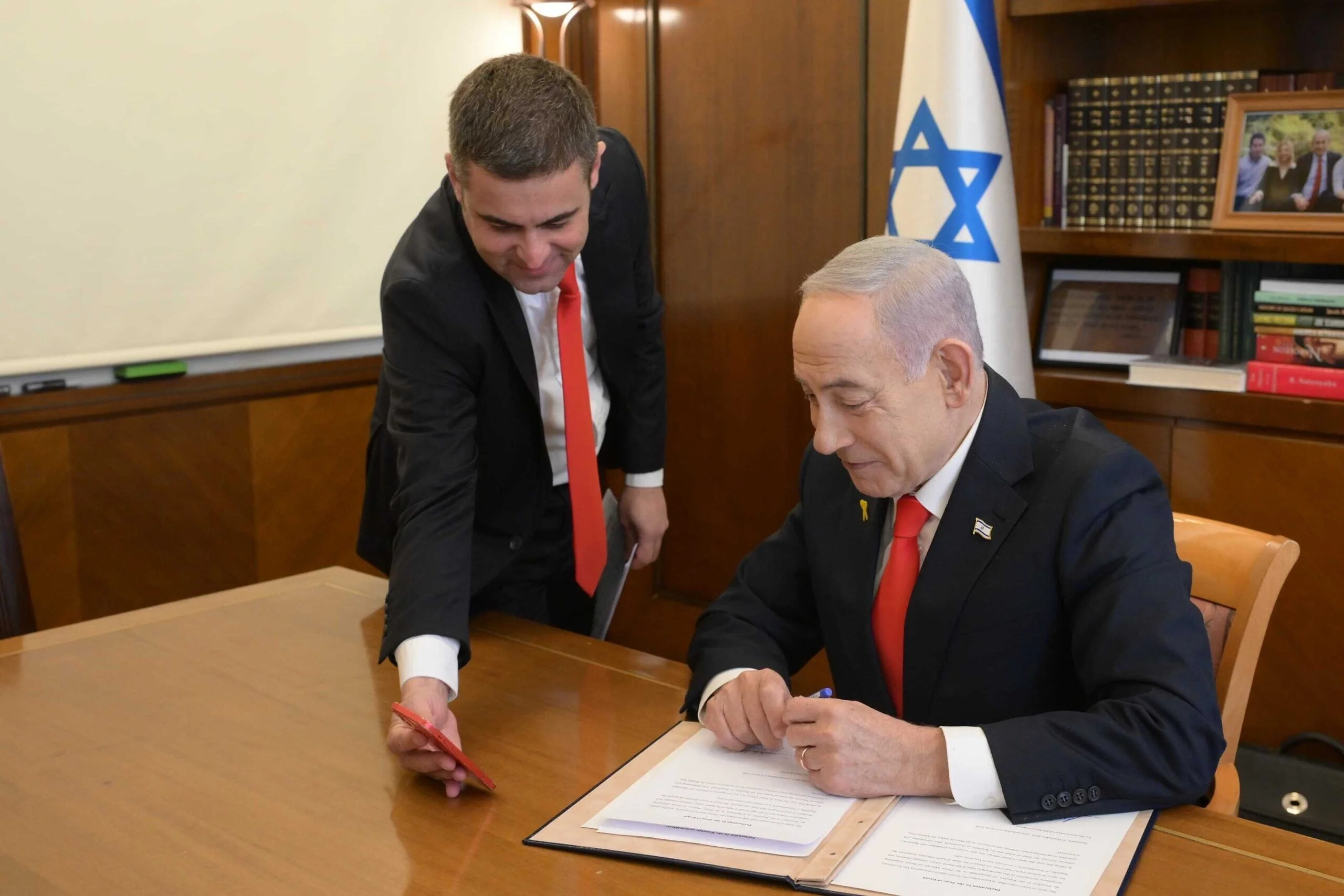 Netanyahu Aide Quits Amidst Racist Slurs Against Moroccan-Origin MPs