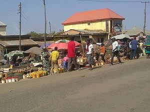 1484170990-Women-Selling-along-Odus-road-at-Angwan-Rukuba.jpg