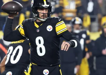 Aaron Rodgers’ 1-Year Deal: Steelers QB Prepares for 22nd NFL Season