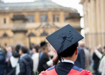 Aussie Grads Scramble as Hiring Dries Up