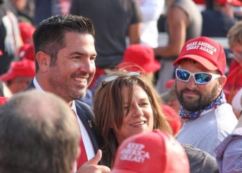 Reporter Clashes with Trump Official Over UFC Begging