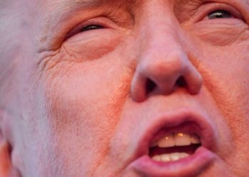 Trump Mocks Pope Amid Hometown Mayor Meeting