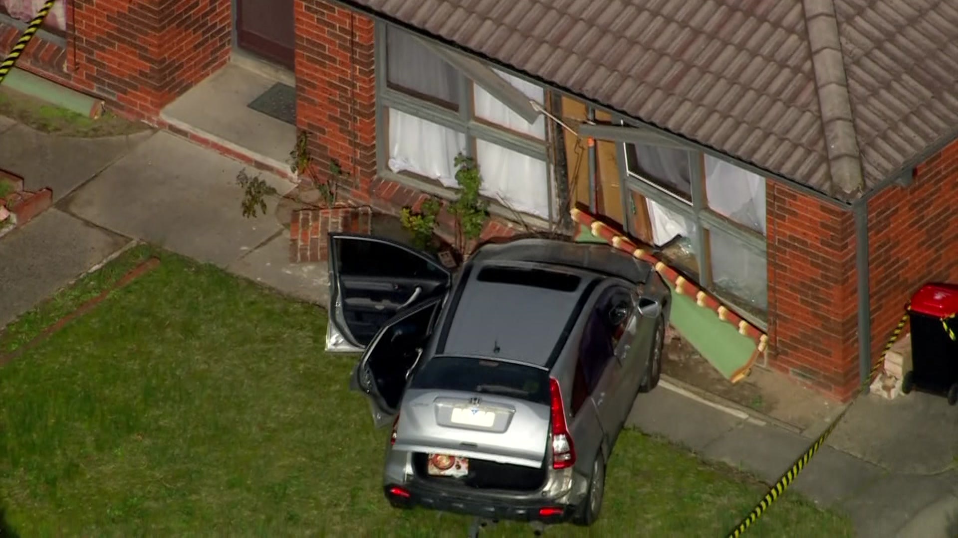 Melbourne Manhunt: Police Warn Public After Double Stabbing