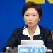 Lee Un-ju resigns over election losses