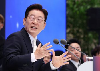 President Lee sees ACSA necessity, demands Japan address historical grievances